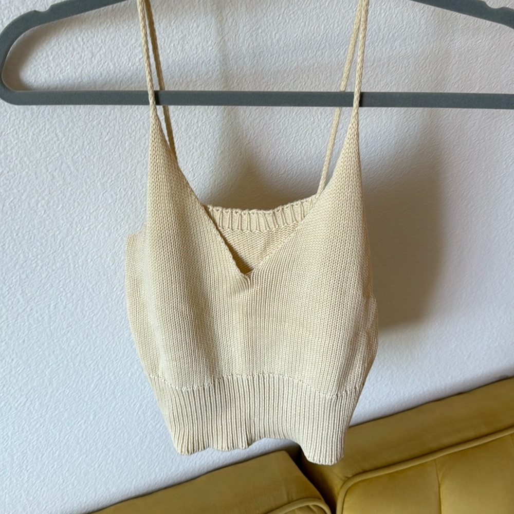 100% cotton knit tank top 🦋